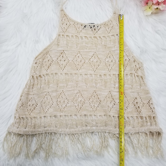 Embroidered Sleeveless Blouse, Cream Color Size M. - Picture 4 of 10